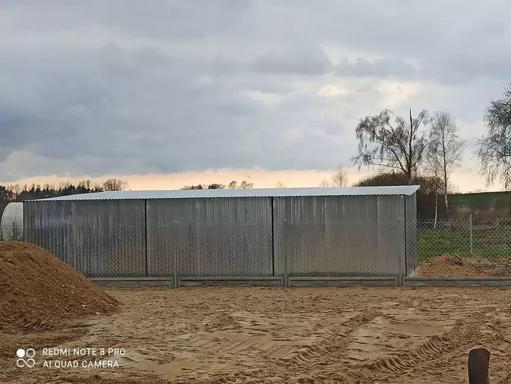 Garaż blaszany trzystanowiskowy 9x5m - Dach jednospadowy, Brama dwuskr