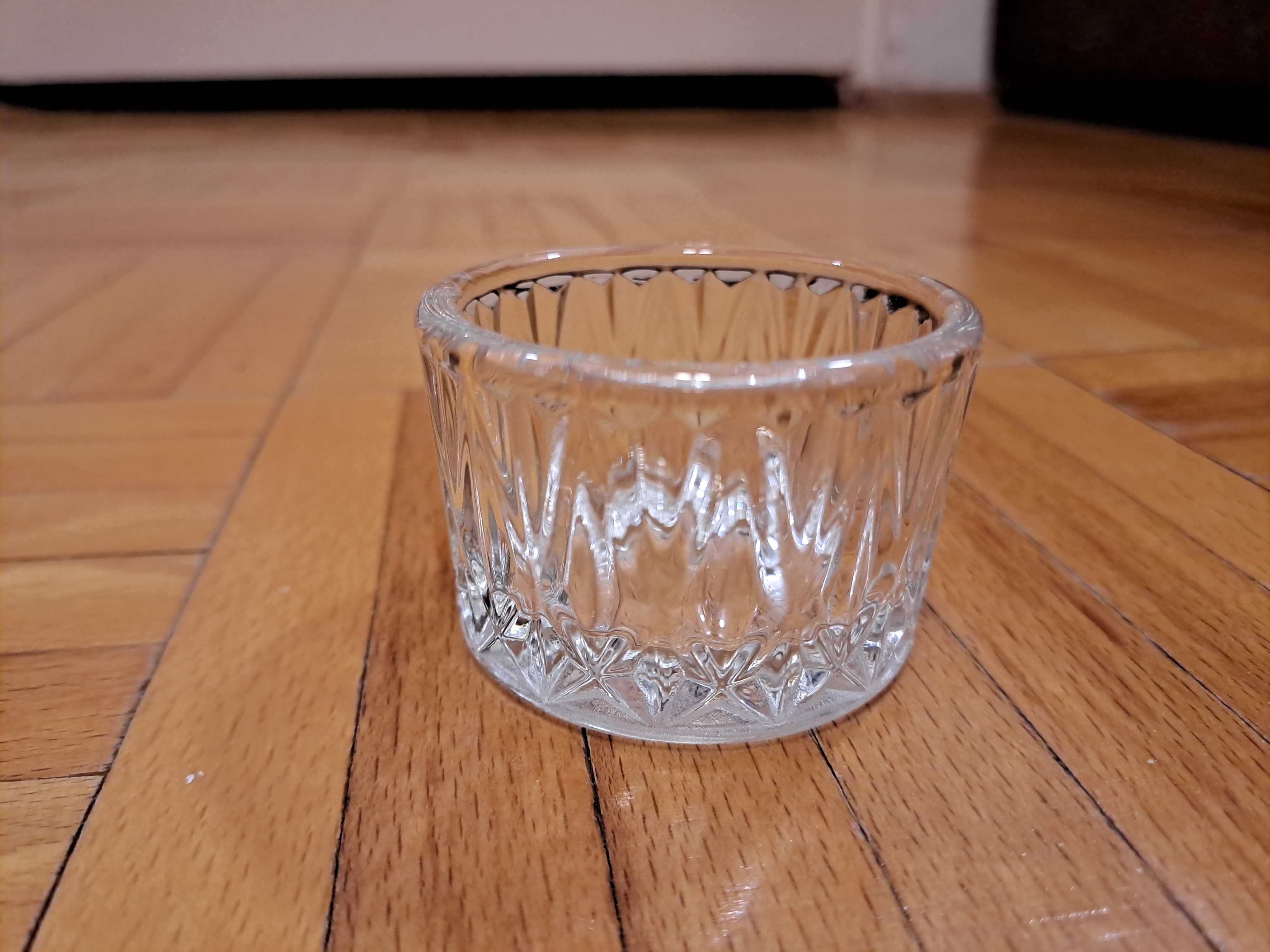 Szklany świecznik tealight