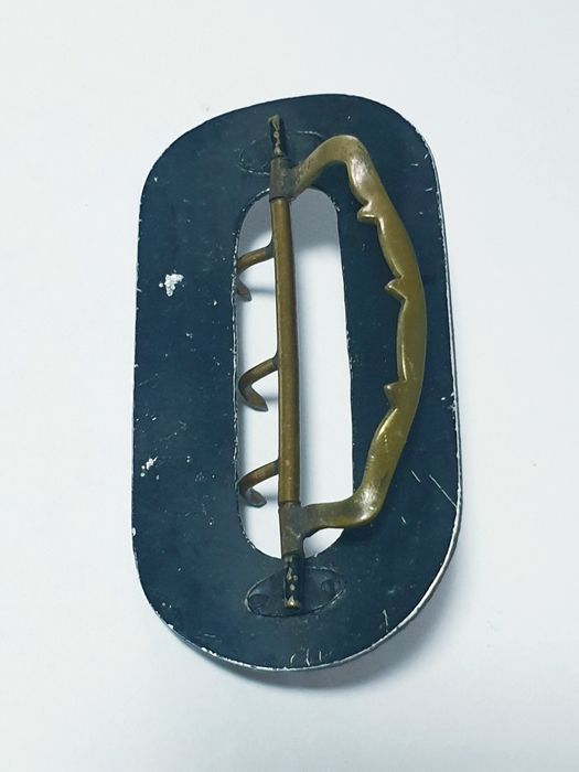 Rara antiga fivela Arte Nova em alumínio  e latão