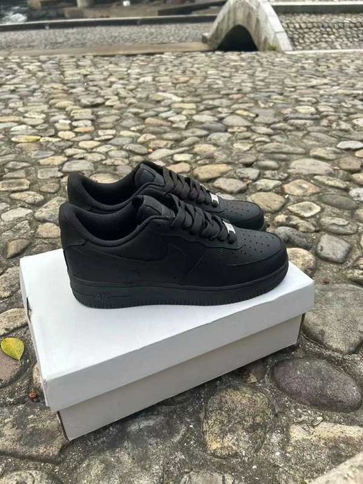 Buty Trampk Nike Air Force 1 Low '07 Black R.39