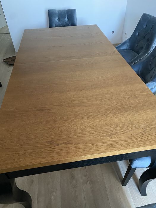 Komplet  Stół fornirowany 100x200/250 /300 plus  8 krzeseł