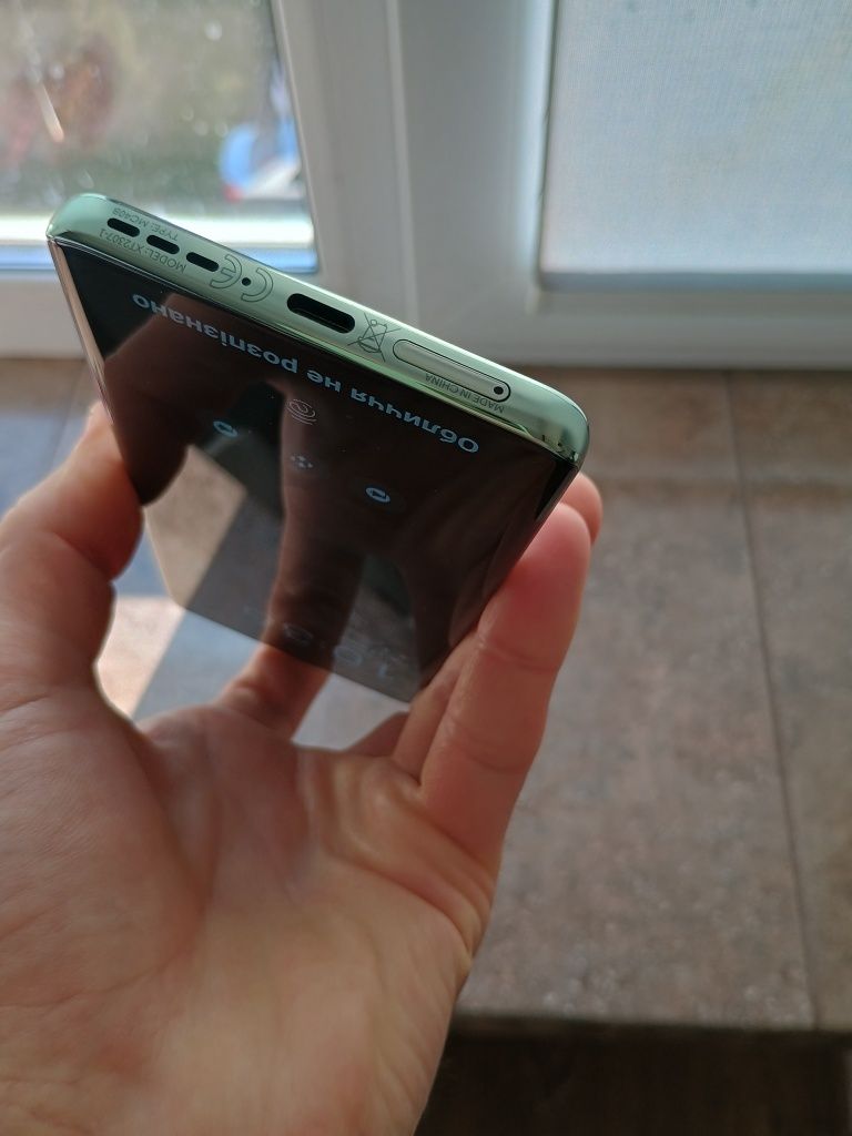 Ще на гарантії Motorola edge 40 neo, 12/256 , стан нового