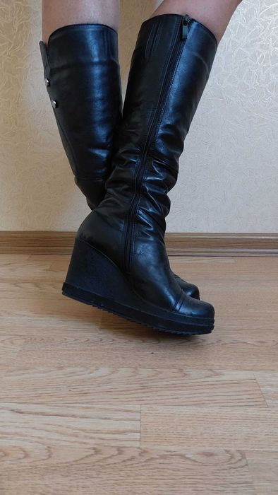 Продам зимние сапоги кожанные