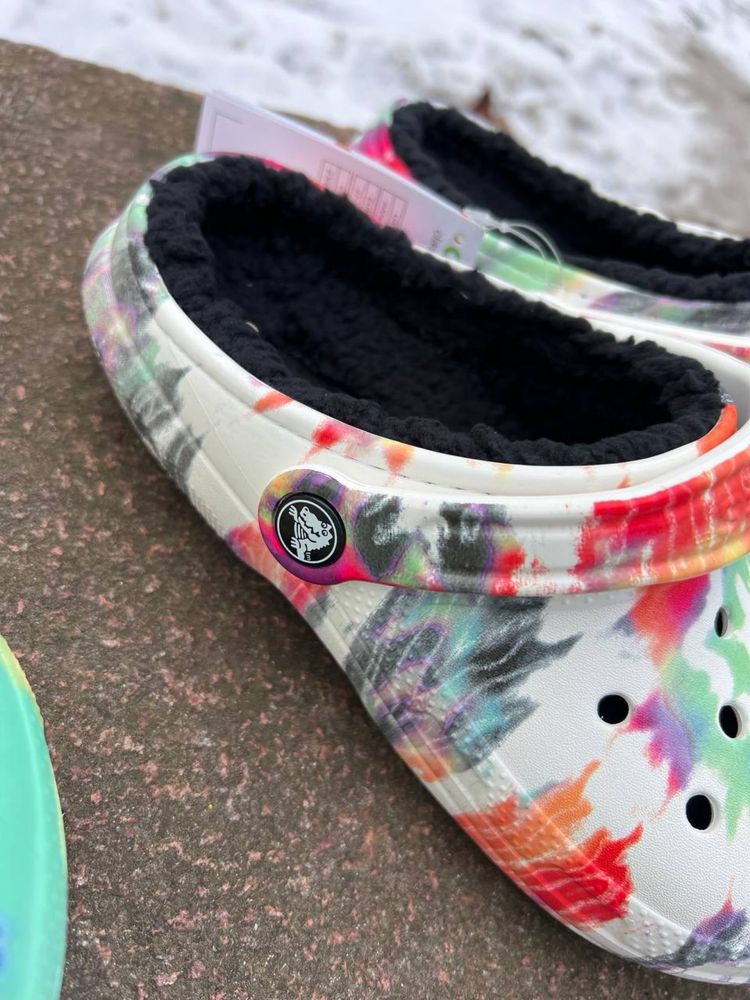Розпродаж Crocs оригінал унісекс можель теплі із хутром дім/робота