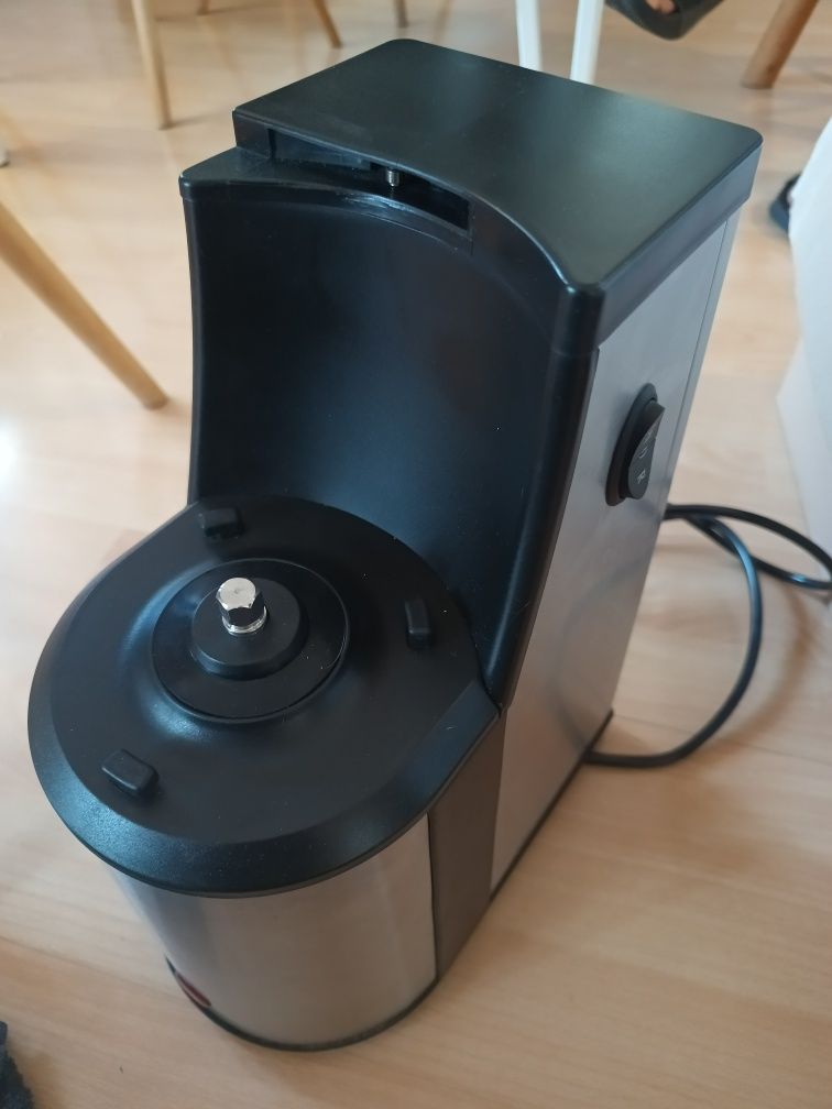 Wyciskarka wolnoobrotowa Eldom pj400