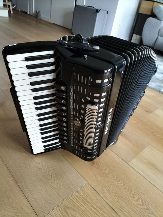 Akordeon VICTORIA Super 120 basów 4/5chóry ,stan SKLEPOWY!!