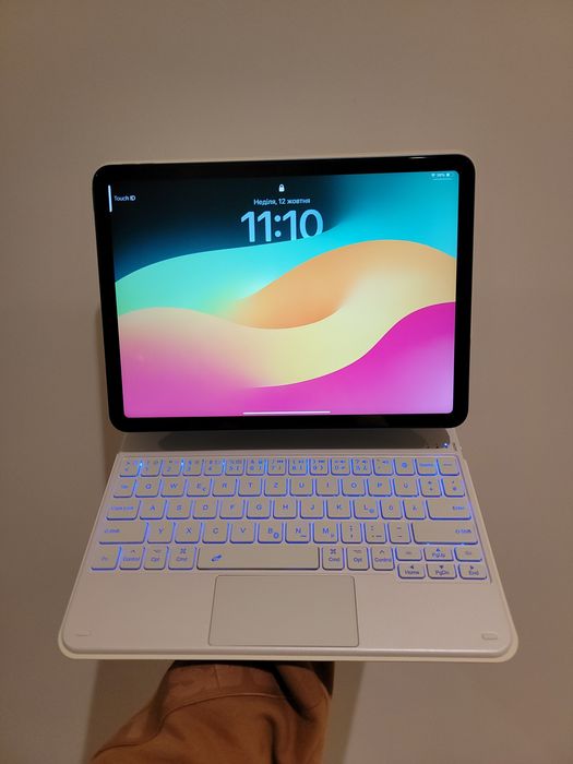 iPad Air 5th gen + 2 чохли у подарунок