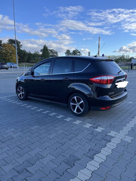 Sprzedam samochód osobowy.