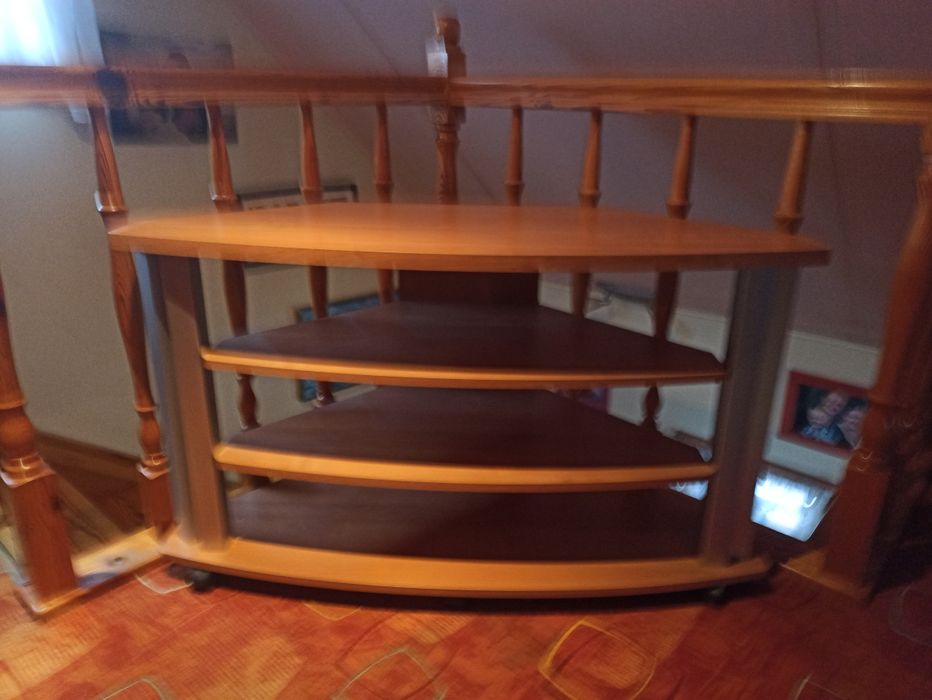 Stolik pod telewizor