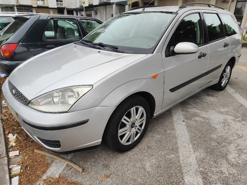 Carrinha Ford Focus SW 1.8TDDi 90CV c/inspeção Rádio 2Din Android
