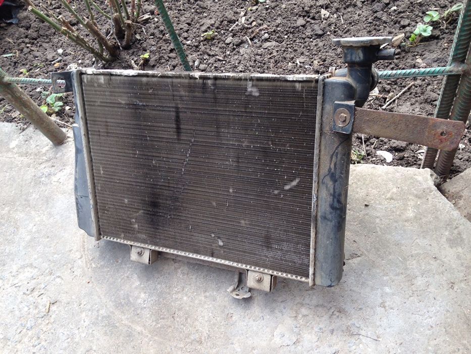 Продам радіатор + вентелятор охолодження Nissan cherry