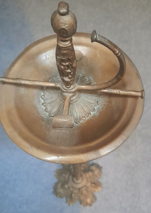 Cinzeiro de pé antigo, com 78cm