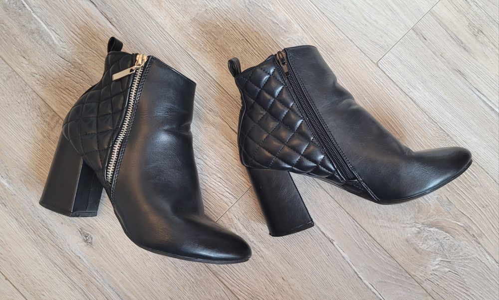 Czarne eleganckie botki roz.39