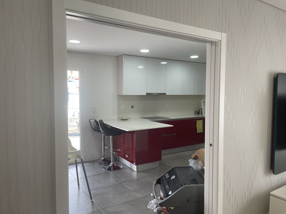 Arendamento T5 com 2 suites e terracos