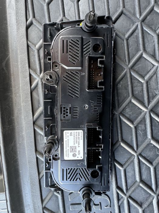 Блок управління кліматом Tiguan 5NN907044A