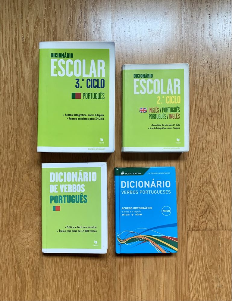 Quatro dicionários
