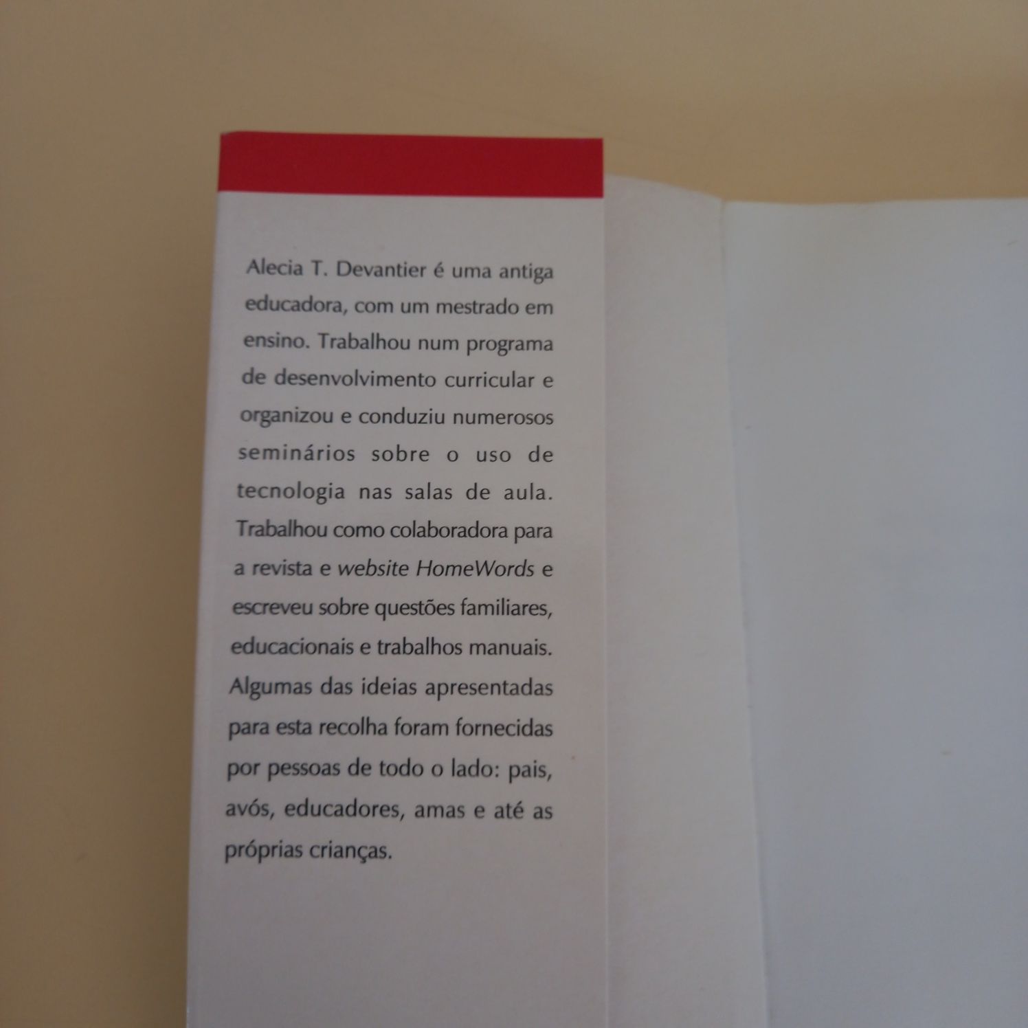 Livro de atividades para fazer com crianças pequenas