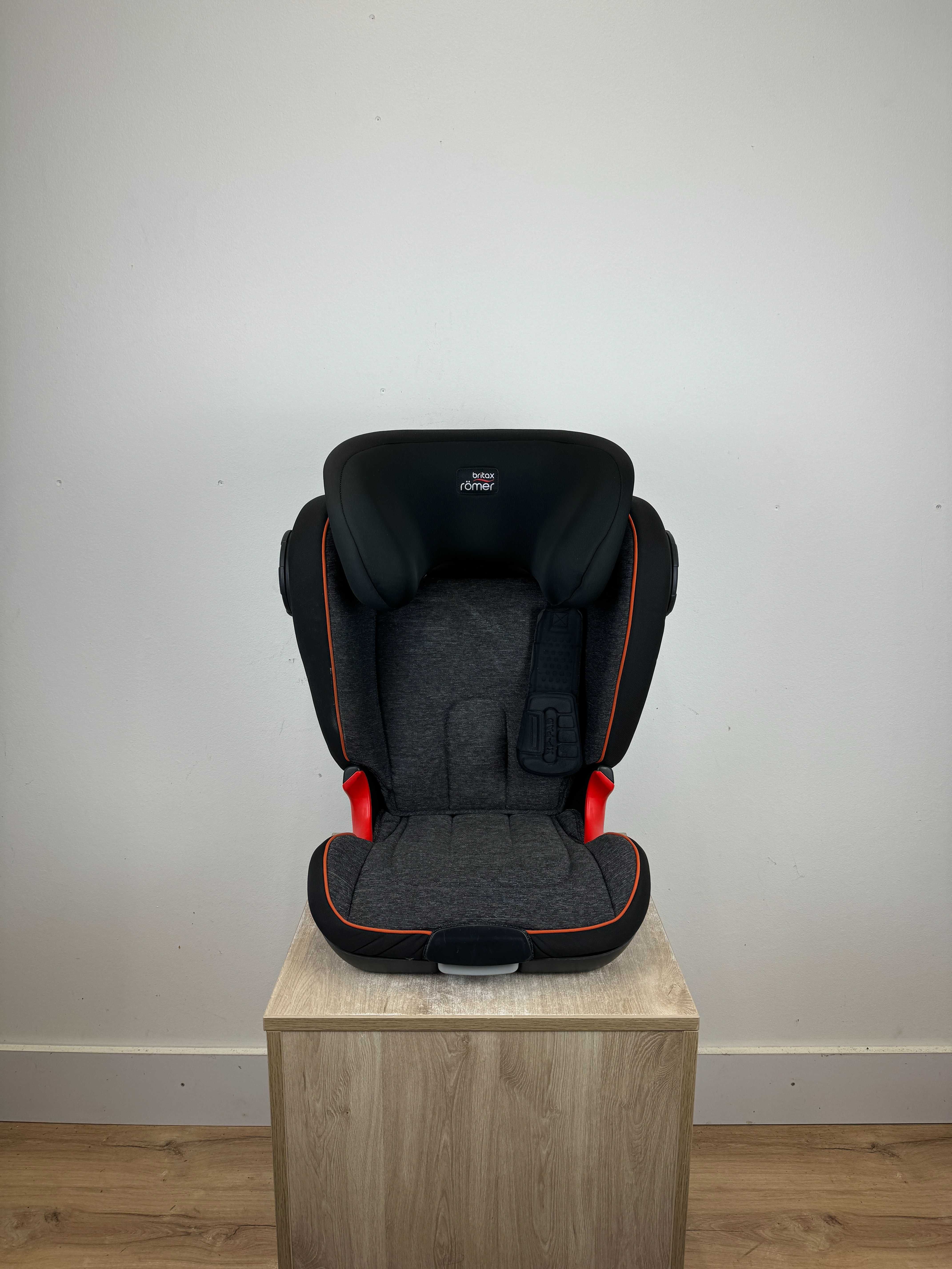 Fotelik samochodowy ROMER KIDFIX XP SICT 15-36KG