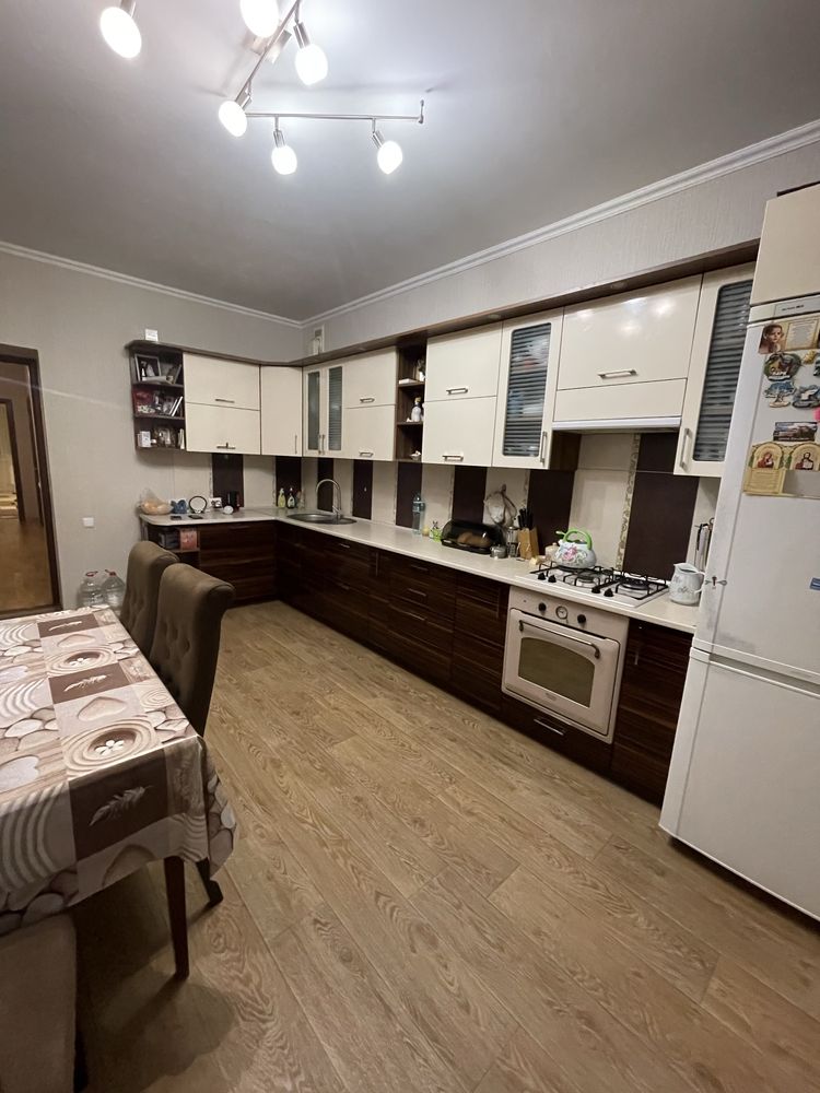 Продаж 2к квартири на Тяжилові