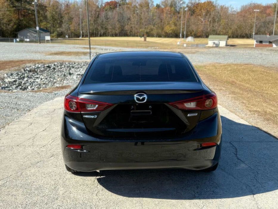 Mazda 3 Touring      2018