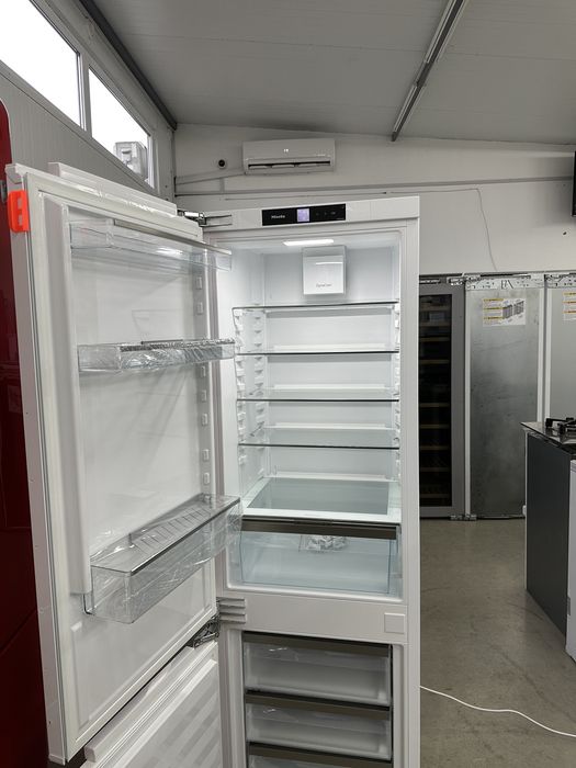 Вбудований холодильник Miele KFN 7734 WiFi | NoFrost холодильник миле