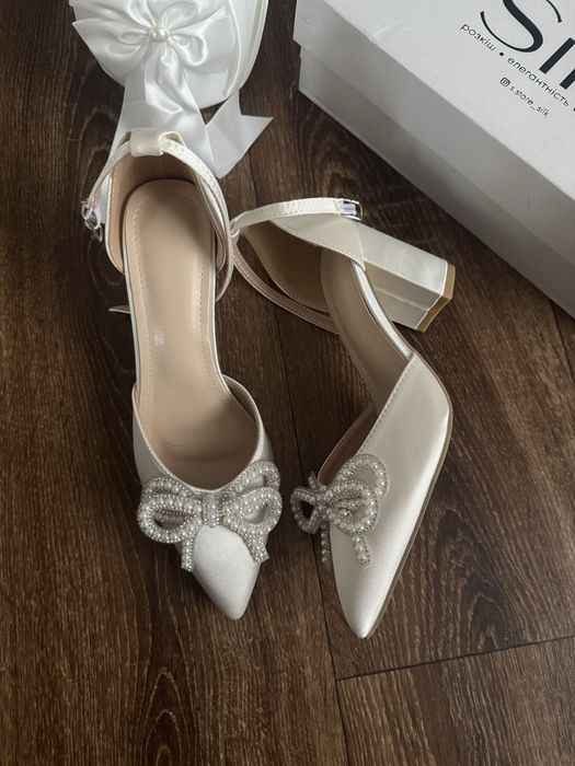 Туфлі білі весільні на каблуку колір айворі