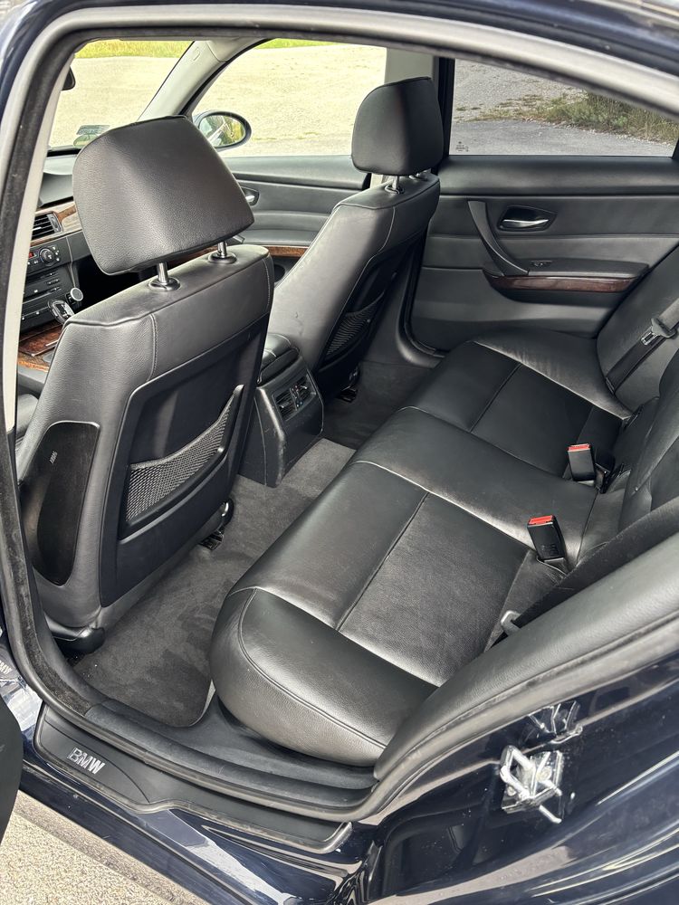 BMW E90 325i LPG Monacoblau
