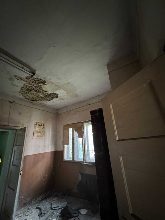 Будівля та споруди, площею 283,20 кв.м., в м.Іршава