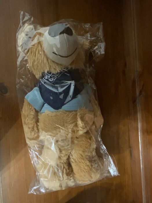 Maskotka Miś w ubranku