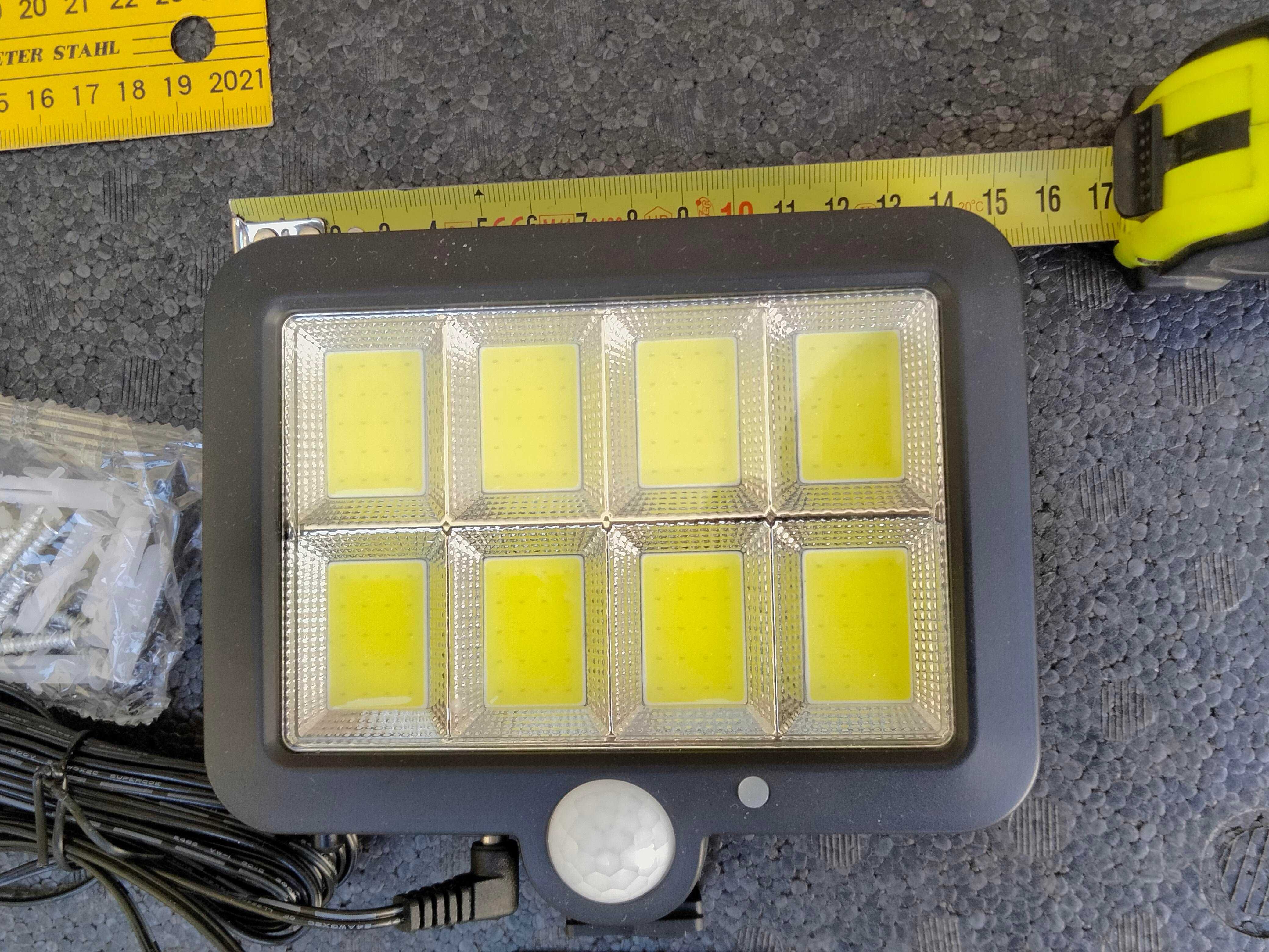 Projector  de led com painel solar