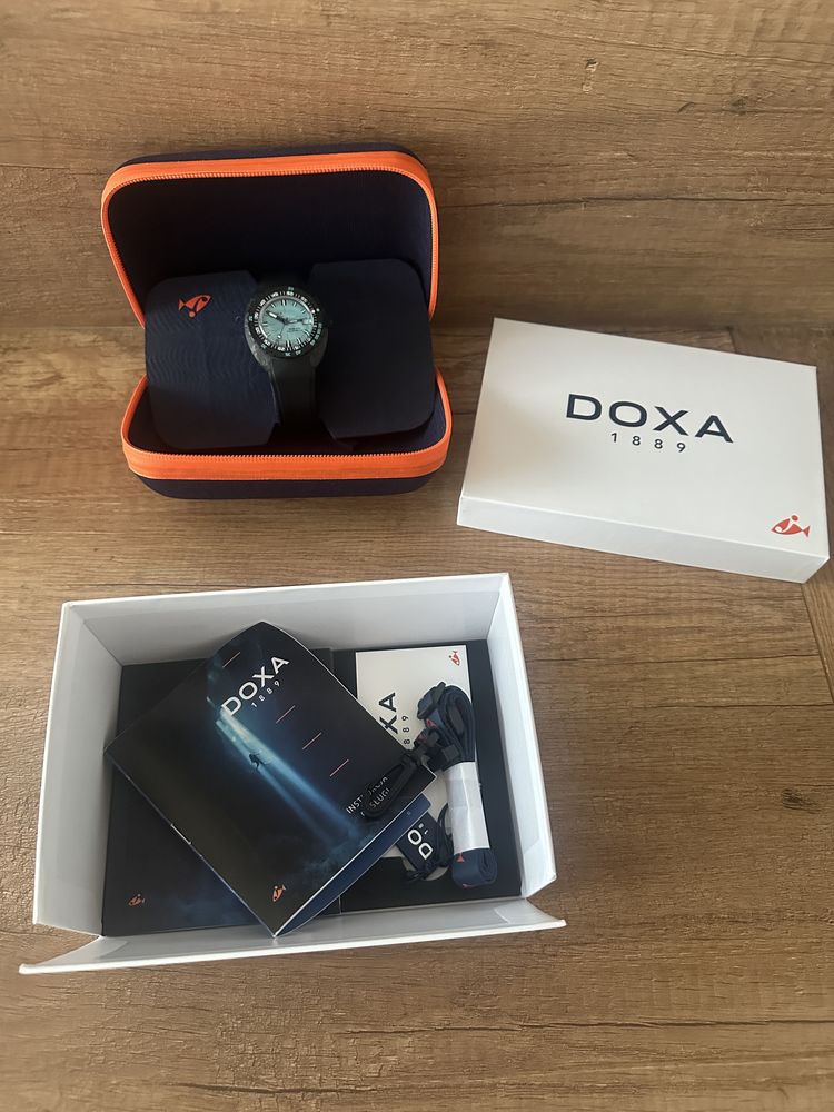 Zegarek Doxa Sub 300 carbon