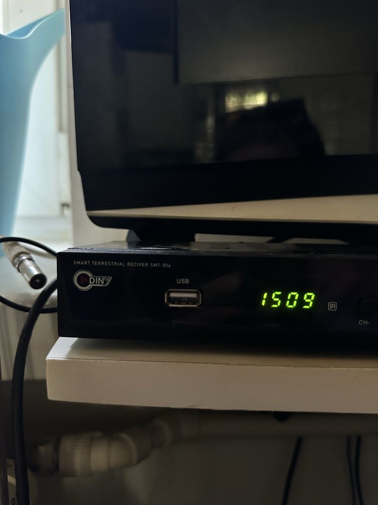 Telewizor Panasonic Viera 32 cale + dekoder, 2 piloty, HDMI