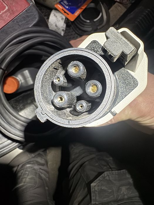 Кабель зарядки для електромобів з розємами Type 2 та GB/T