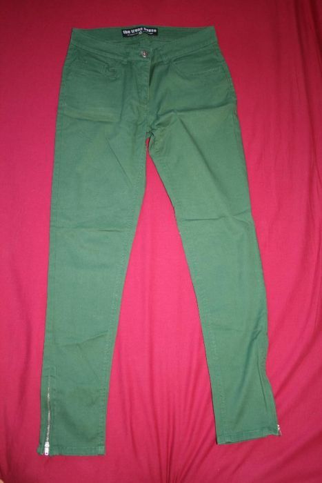 Zielone spodnie, rurki, The Trend House