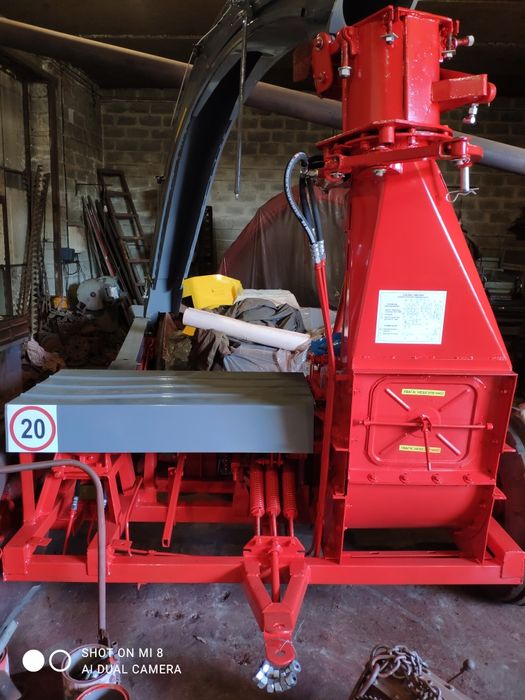 Кормозбиральні комбайни КПІ-2,4 та РОСЬ-2