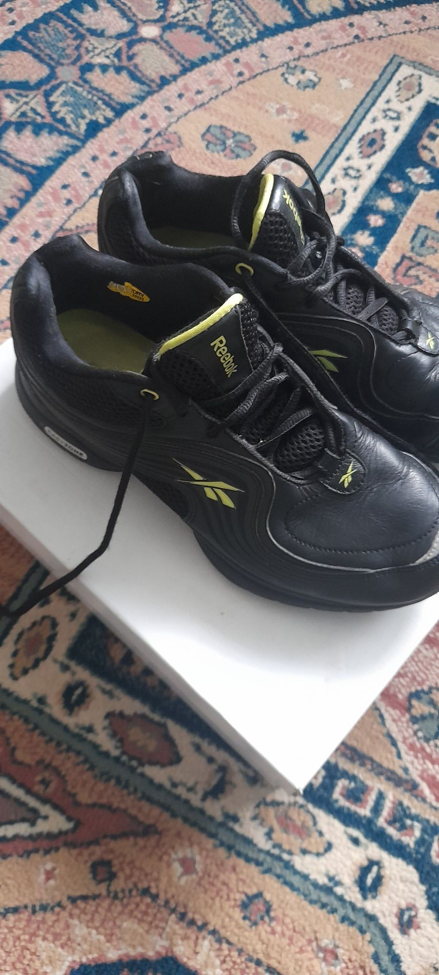 Buty młodzieżowe firma Reebok