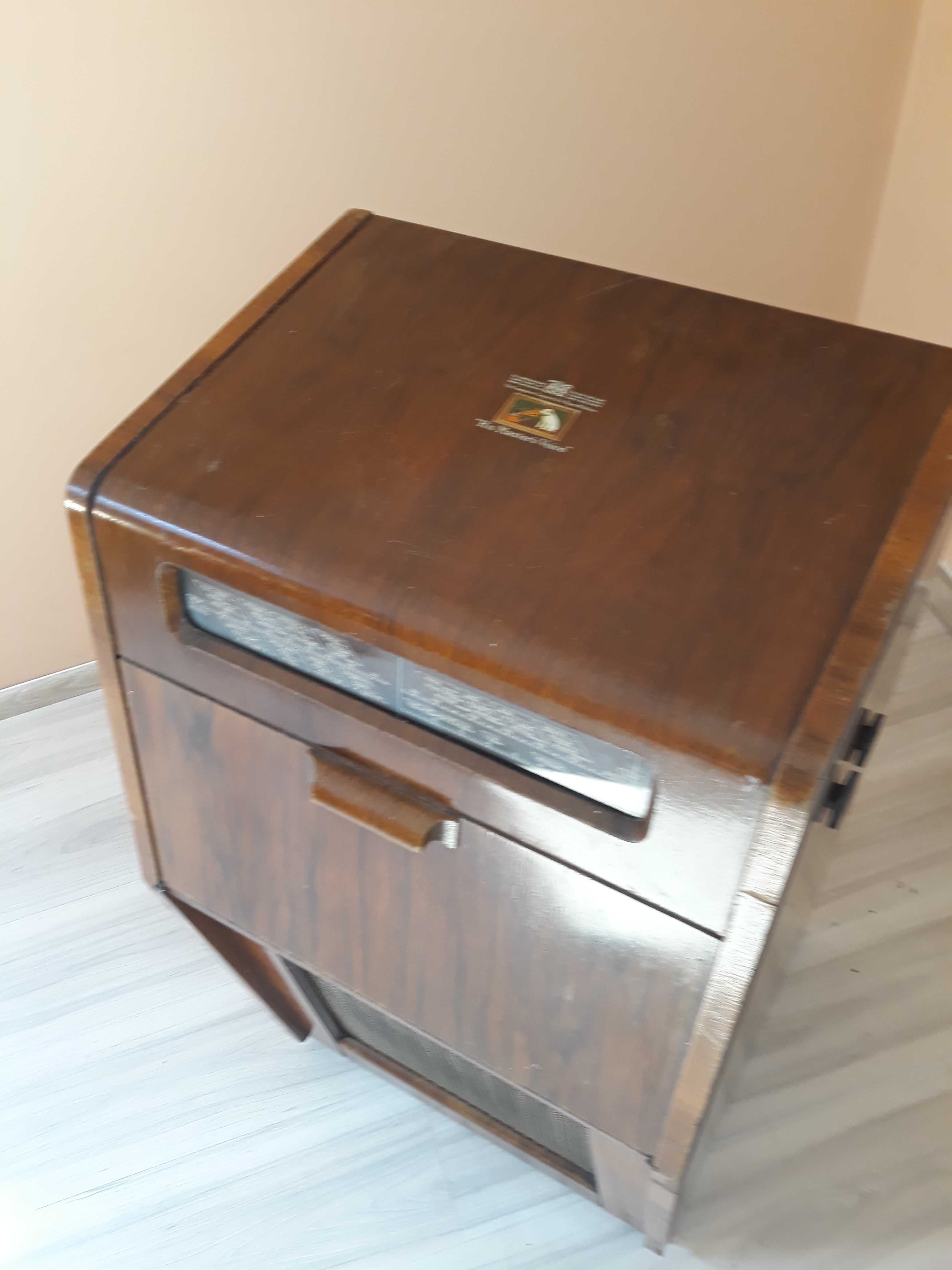 Radiola Radiogram HMV  z 1951  radio z gramofonem