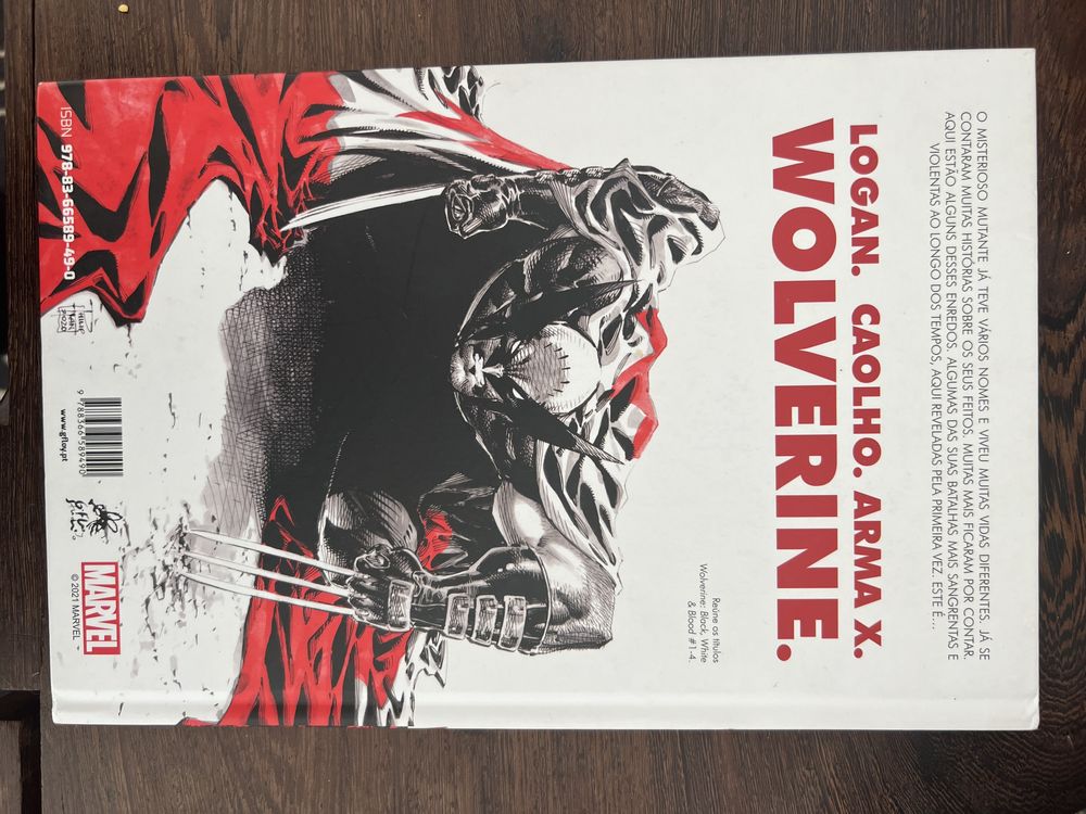 Livro Wolverine Preto, Branco e Sangue