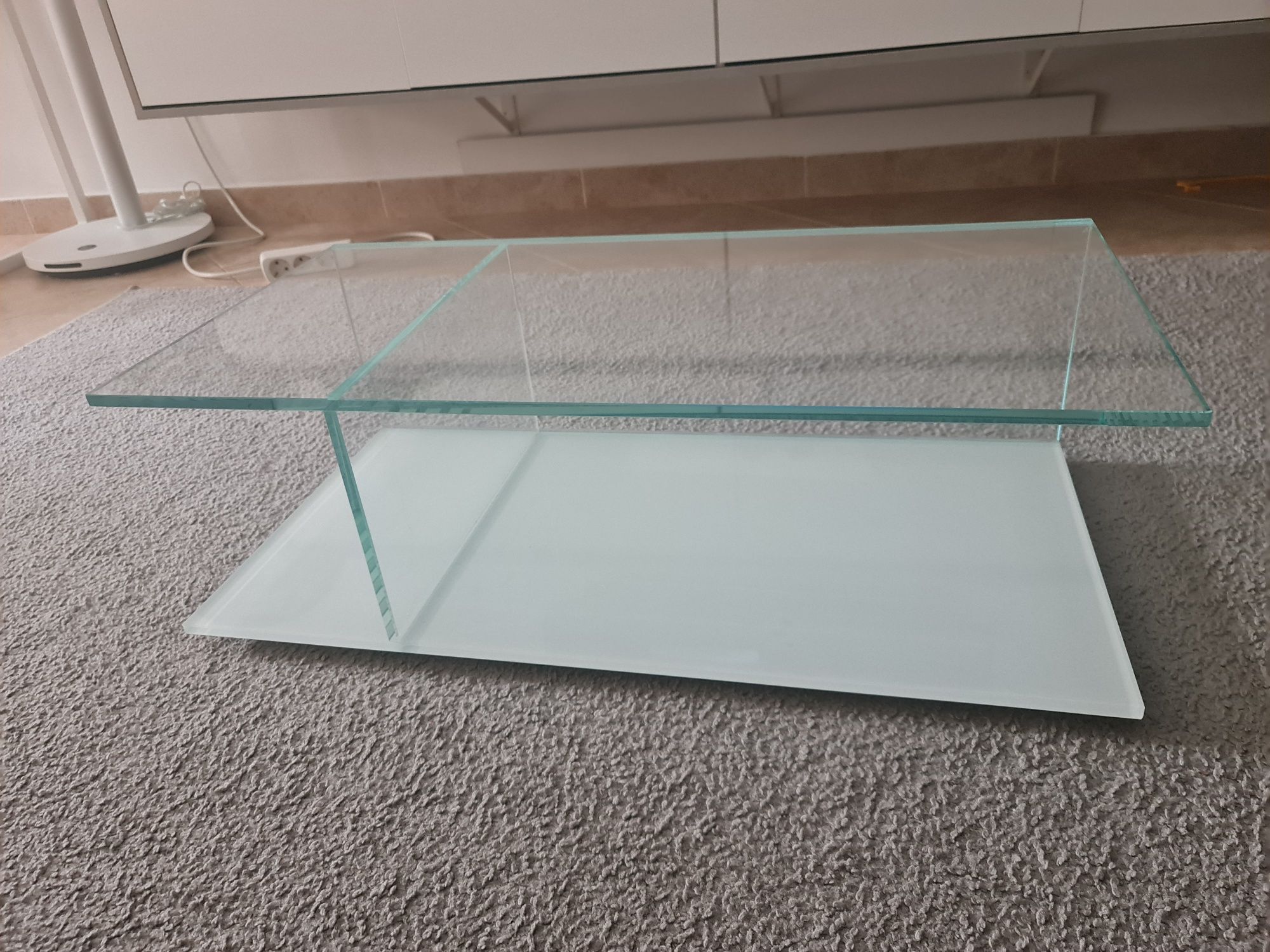 Mesa de centro pequena em vidro entrego grátis