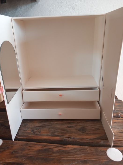 Kartonowa toaletka,pudełko do zabawy.