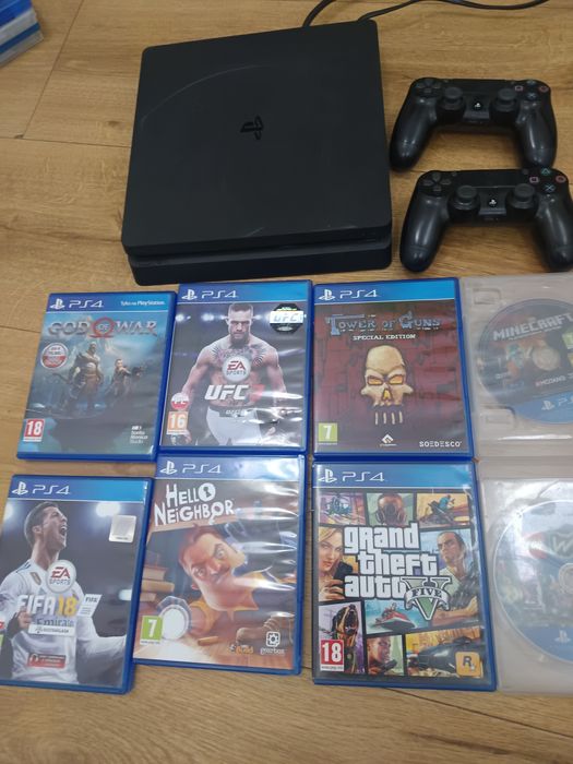 Konsola PS4, + 2 pady, + 6 gier