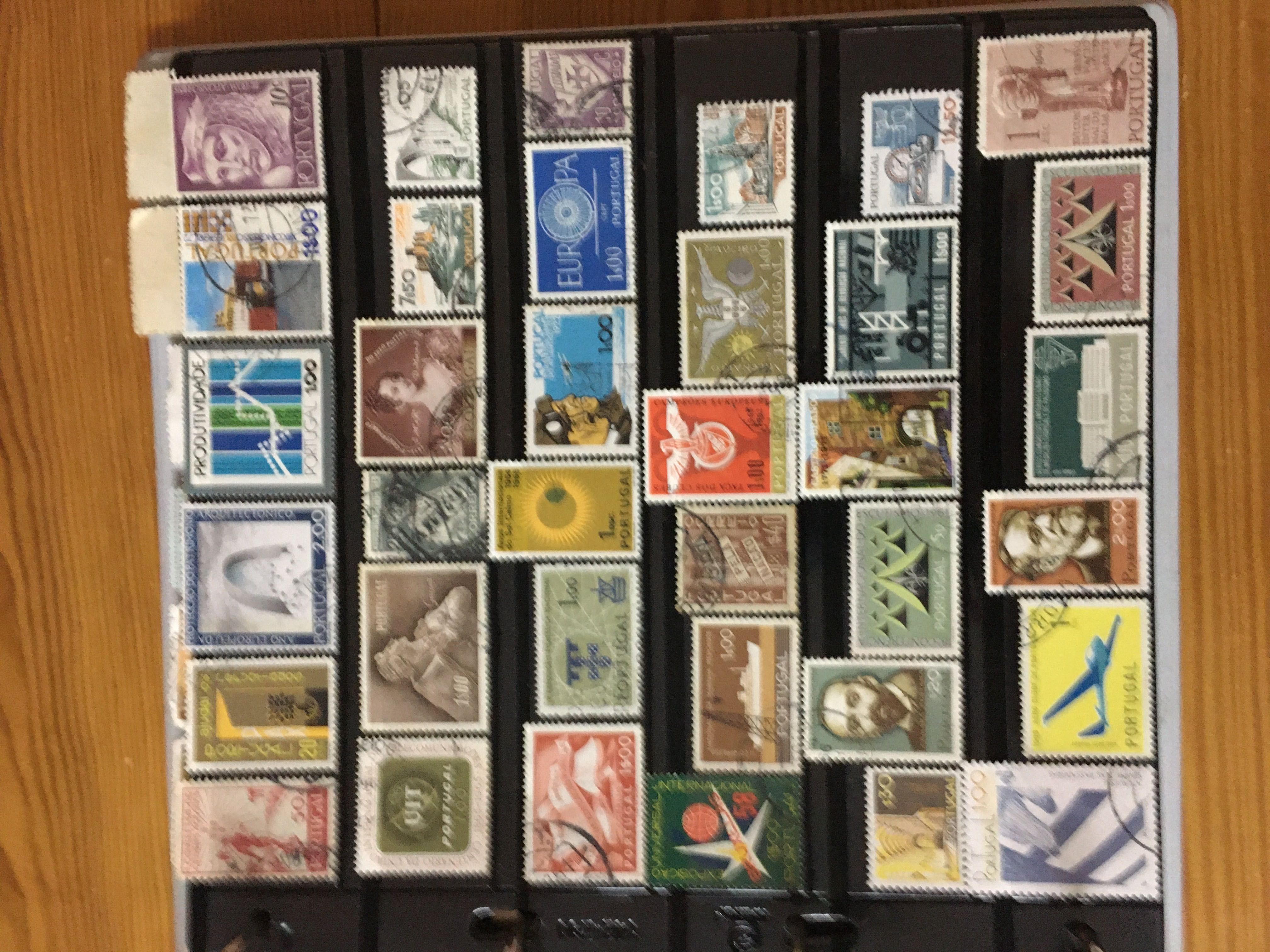 Coleção com mais de 300 selos