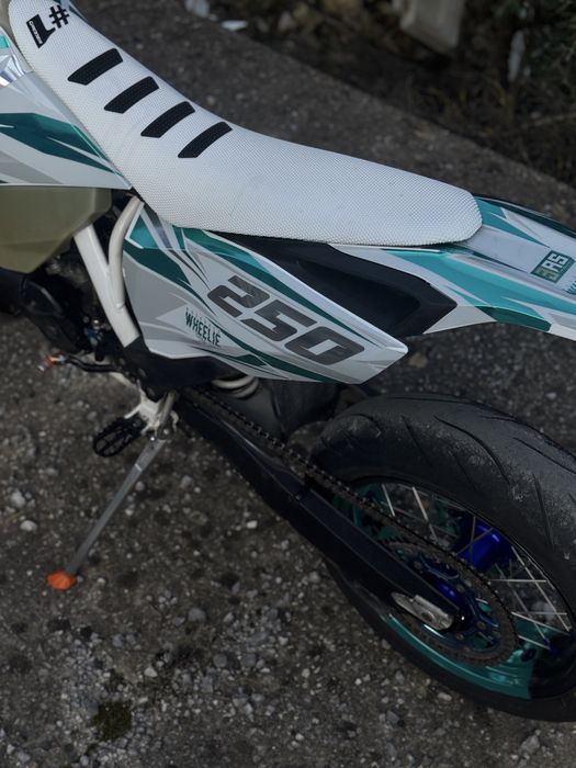 Husqvarna te250 supermoto full extras