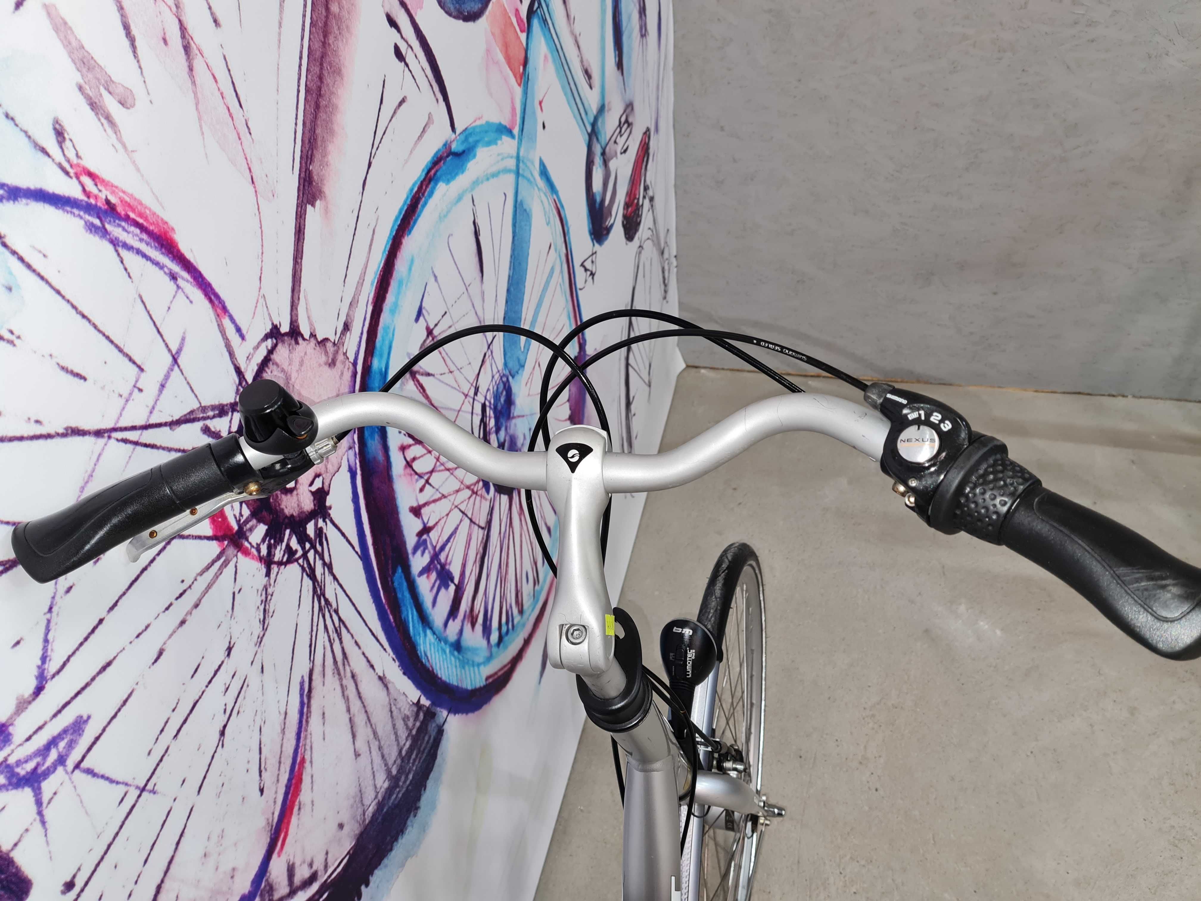 Rower GIANT METRO - koła 28, rama alu, Nexus 3 biegi, prądnica w kole