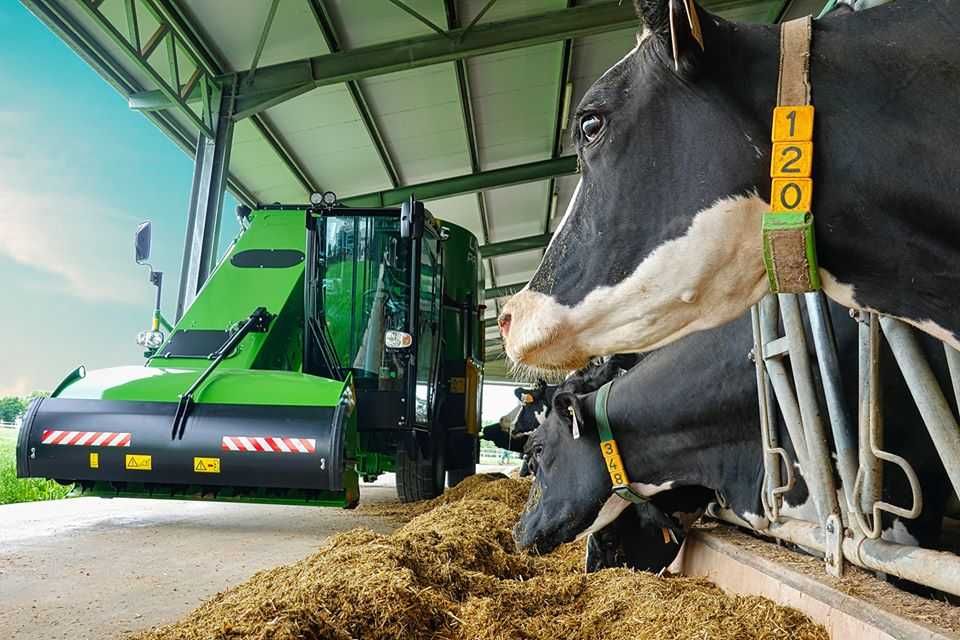 Wóz paszowy samojezdny FARESIN LEADER ECOMIX PF2.18 ST5