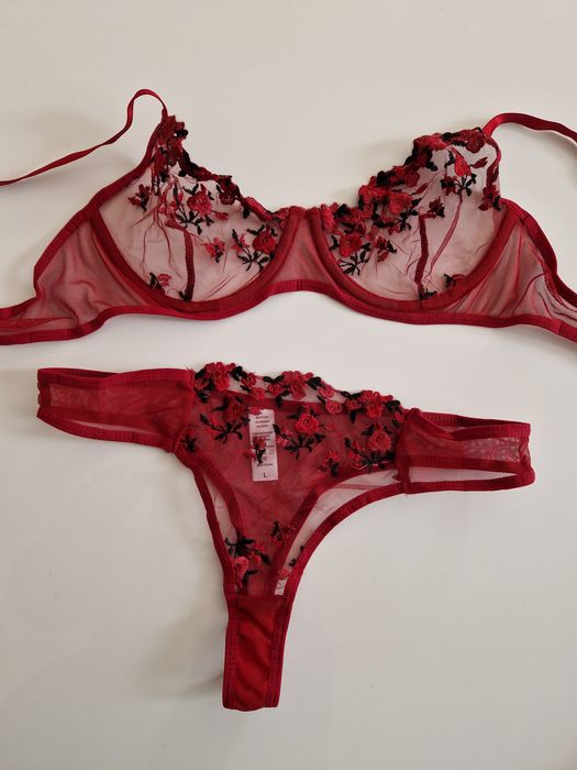 Zmysłowy czerwony komplet bielizny z haftem kwiatowym, L