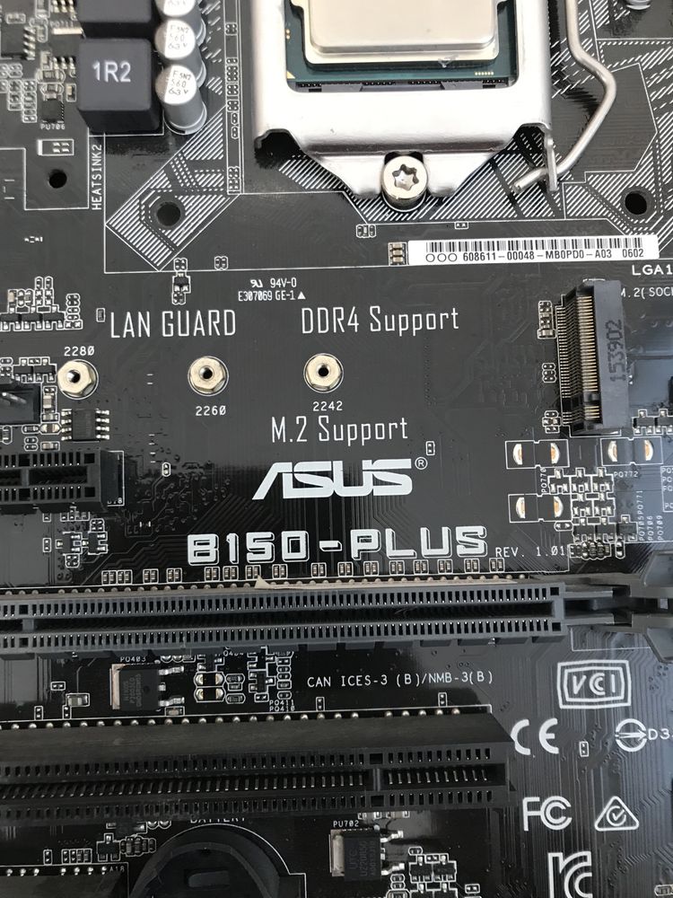 Продам материнську плату Asus
