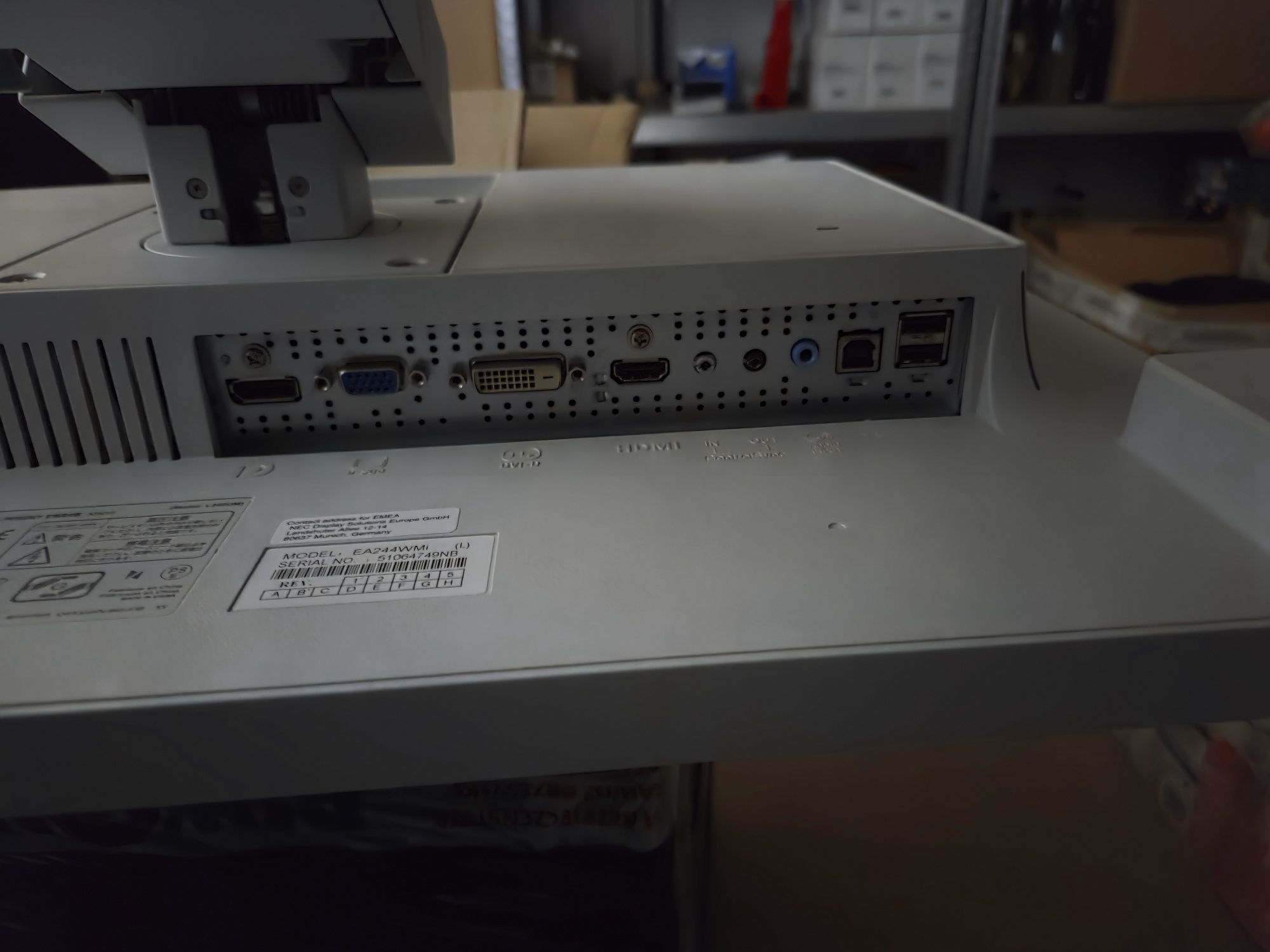Monitor NEC 24 stan bardzo dobry