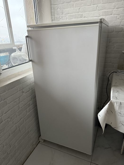 Холодильник працюючий ( торг)