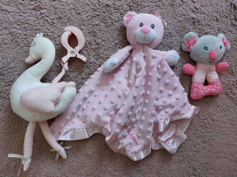 Zestaw grzechotek dla dziewczynki